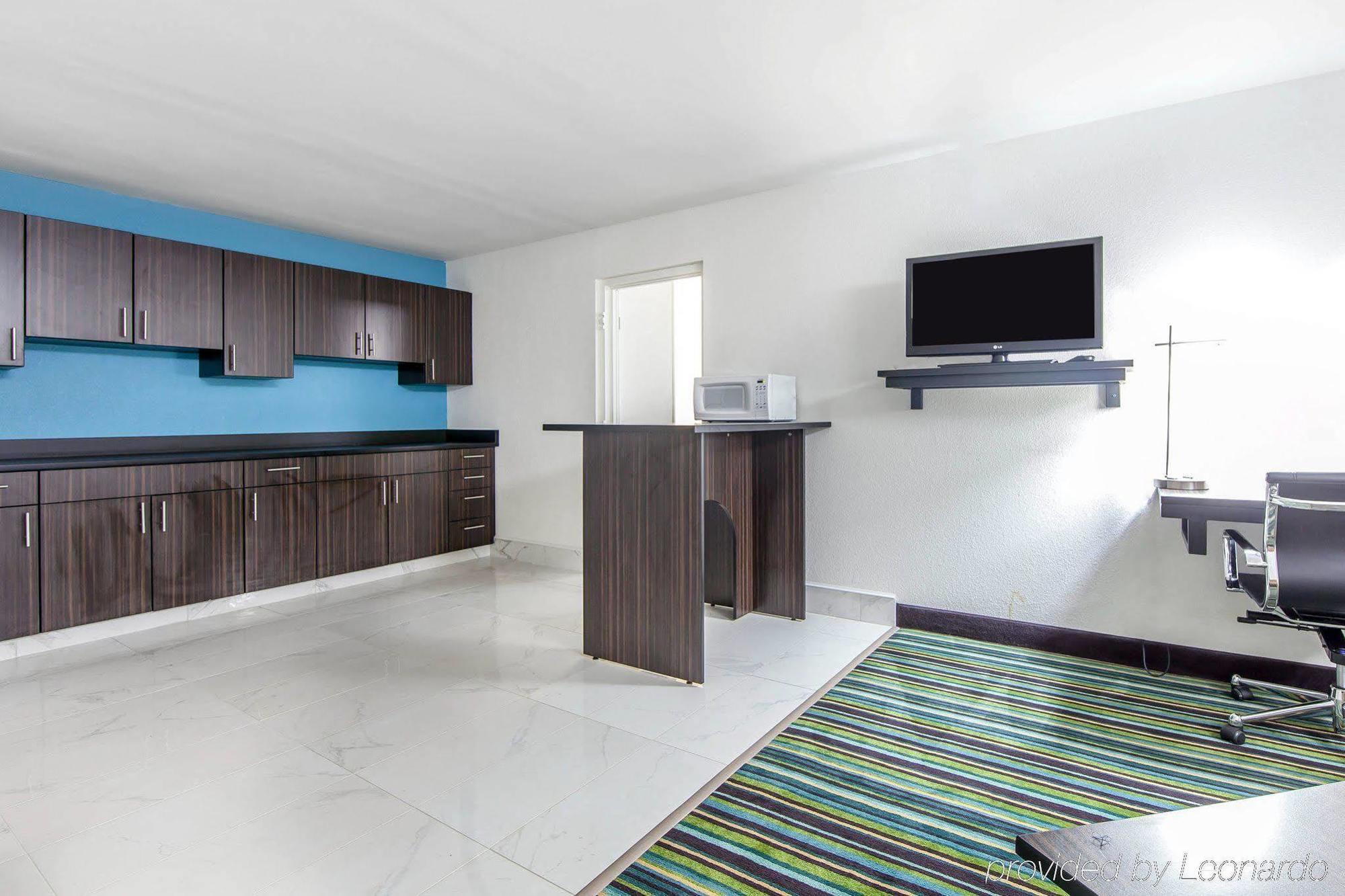 Quality Inn & Suites Jasper Экстерьер фото